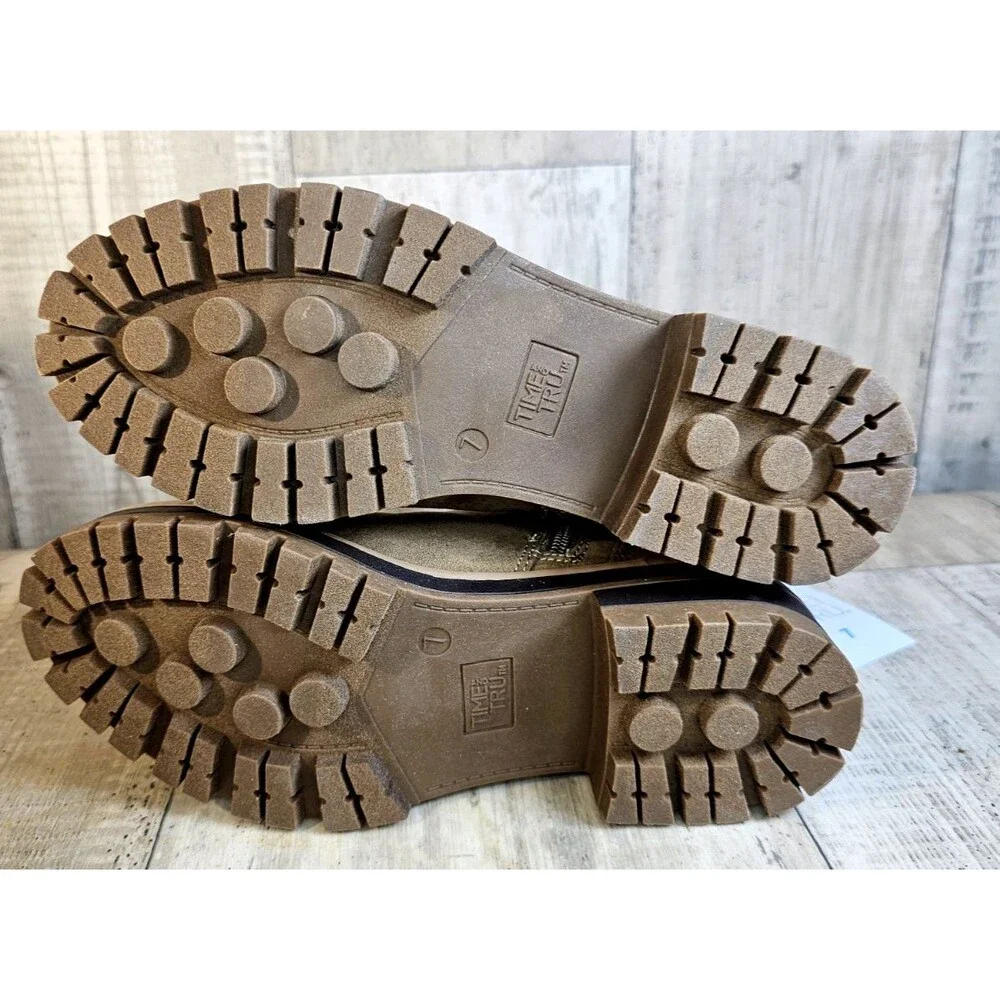 Time and Tru Women's Lug Chelsea Ankle Boots Tan Faux Suede Size 7 NWT Zip